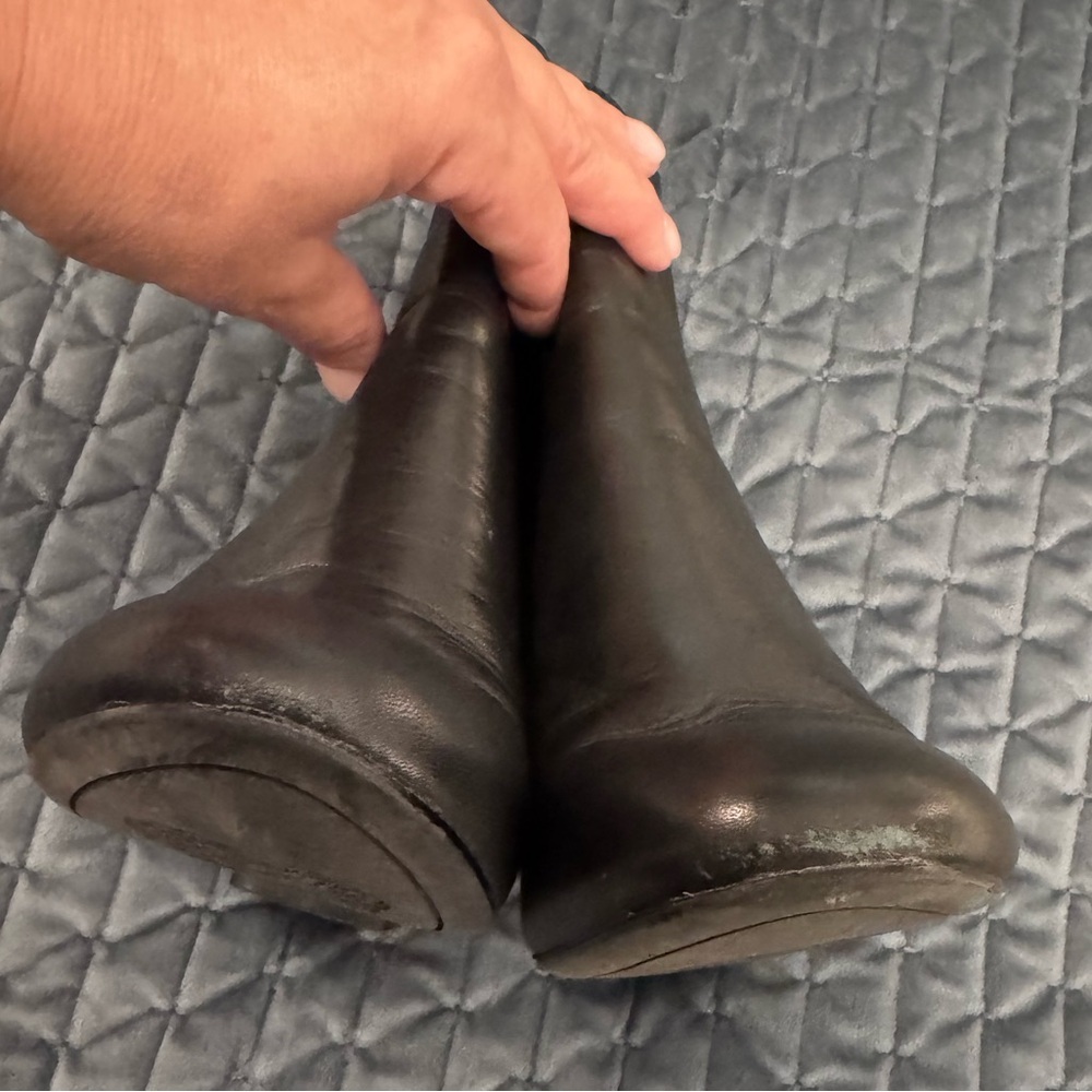 Vince Camuto Black Ankle Boots (7M) - Picture 6 of 12